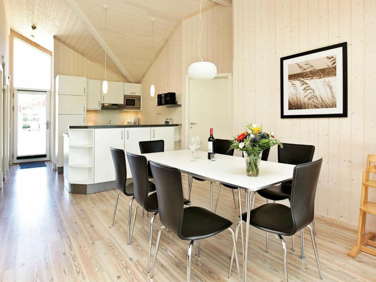 8 Person Holiday Home In Gro Enbrode Großenbrode Екстериор снимка